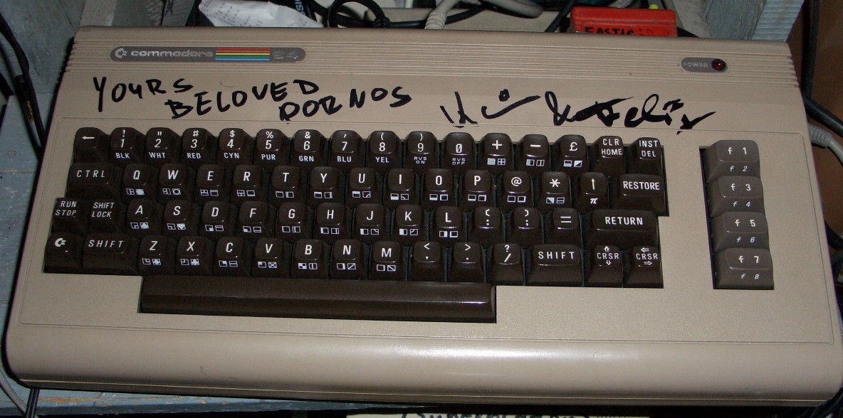 Von Pornophonique signierter Commodore 64